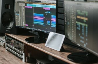 What Are the Benefits of High-Resolution Vs. High-Refresh Rate Monitors?